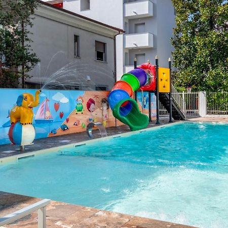 Residence Filmare Riccione Exterior foto