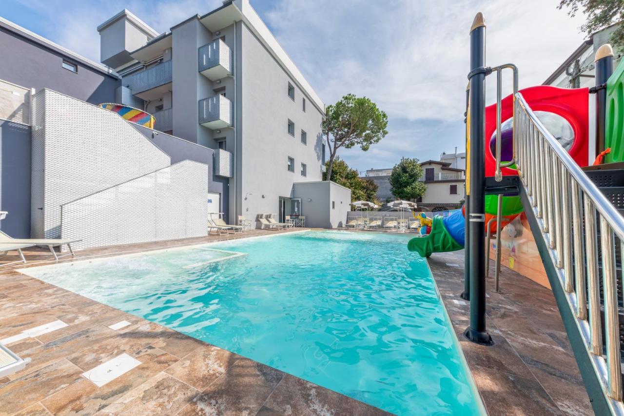 Residence Filmare Riccione Exterior foto