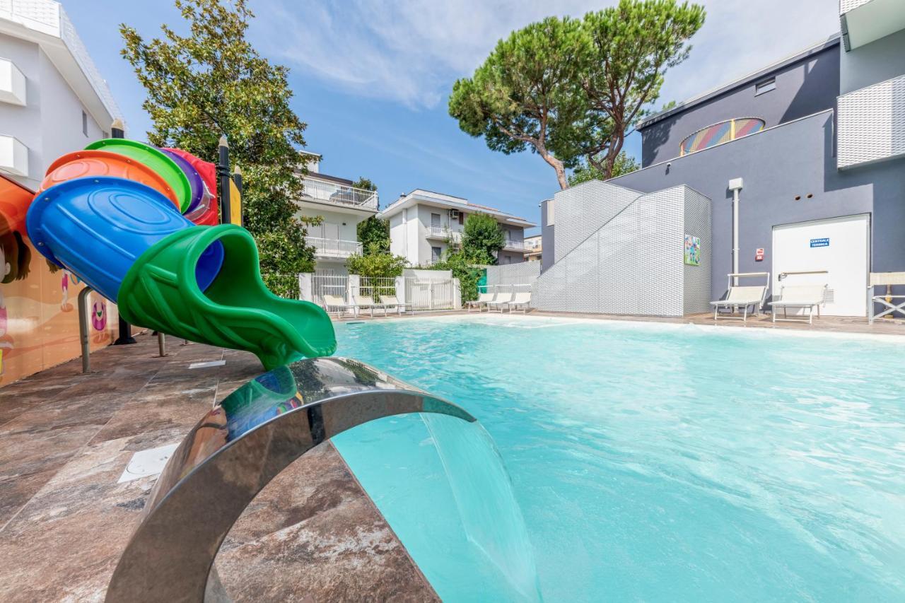 Residence Filmare Riccione Exterior foto